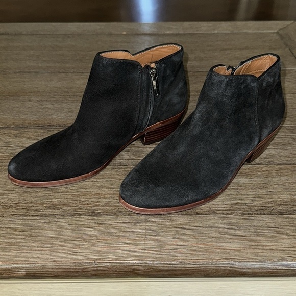 Sam Edelman Petty Ankle Bootie Black Suede 6 - Picture 2 of 8